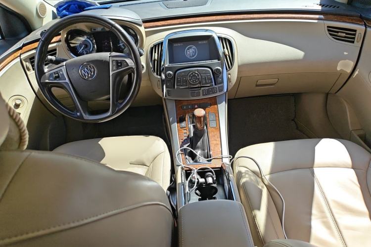 Used Buick LaCrosse 2012 2.4L SIDI Haoya Edition Center Console
