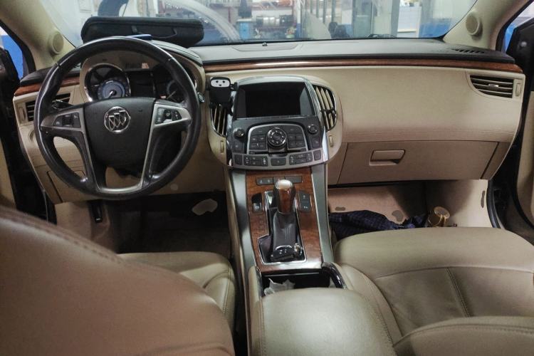 Used Buick LaCrosse 2012 2.4L SIDI Haoya Edition Center Console