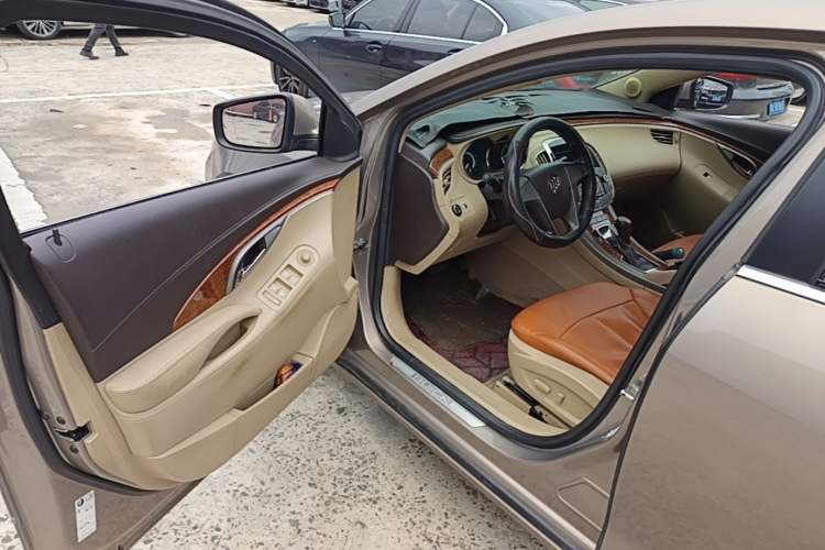 Used Buick LaCrosse 2012 2.4L SIDI Comfort Edition Driver Seat