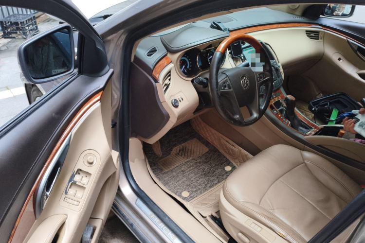 Used Buick LaCrosse 2012 2.4L SIDI Luxury Edition Driver Seat