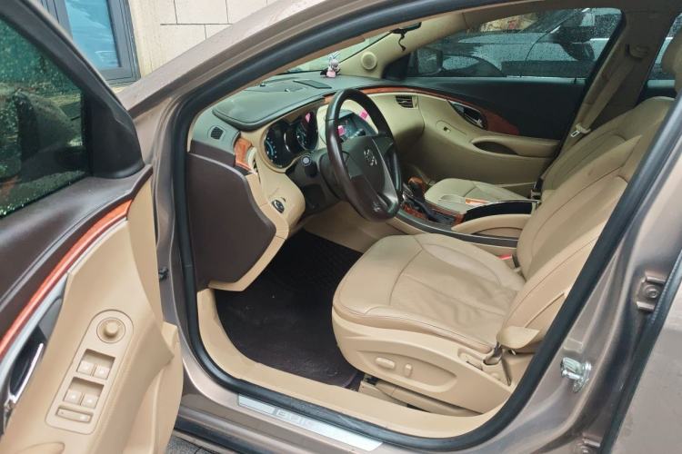 Used Buick LaCrosse 2012 2.4L SIDI Elegant Edition Driver Seat