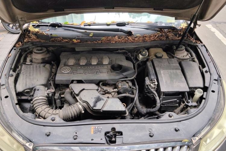 Used Buick LaCrosse 2012 2.4L SIDI Elegant Edition Engine Bay