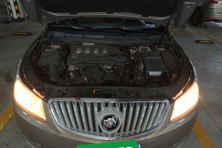 Used Buick LaCrosse 2012 2.4L SIDI Elegant Edition Engine Bay