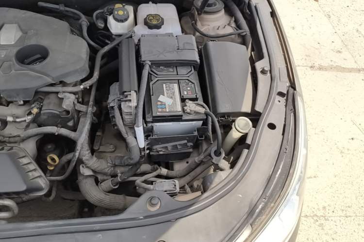 Used Buick LaCrosse 2012 2.4L SIDI Elegant Edition Engine Bay Left