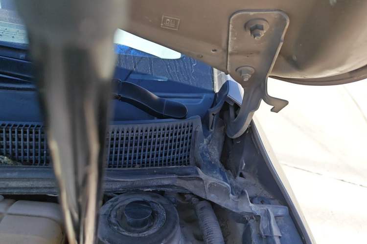 Used Buick LaCrosse 2012 2.4L SIDI Haoya Edition Engine Bay Left