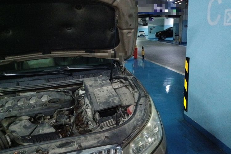 Used Buick LaCrosse 2012 2.4L SIDI Elegant Edition Engine Bay Left