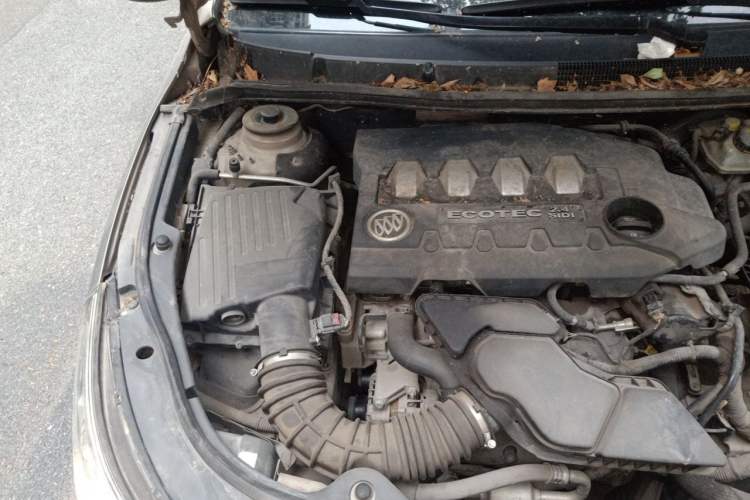Used Buick LaCrosse 2012 2.4L SIDI Elegant Edition Engine Bay Right