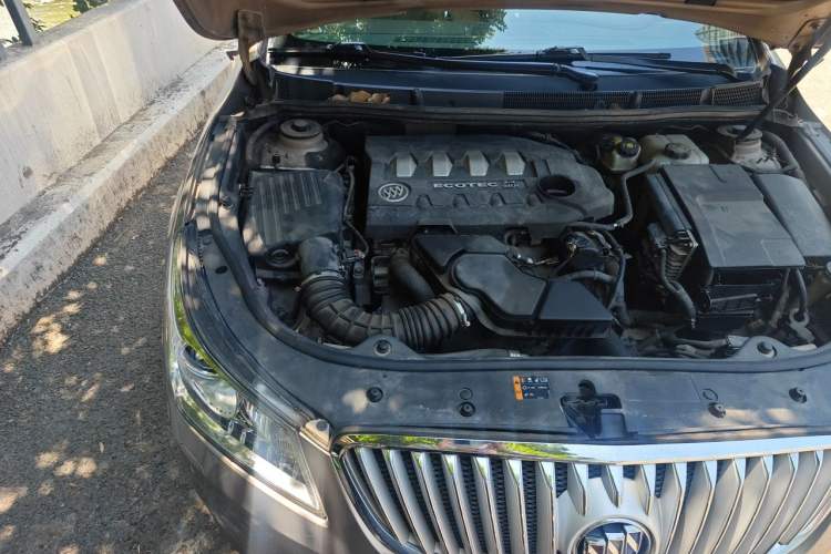 Used Buick LaCrosse 2012 2.4L SIDI Haoya Edition Engine Bay Right