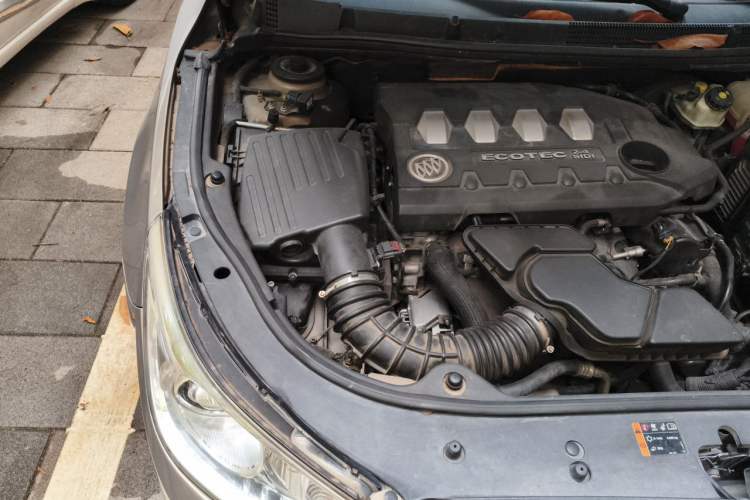 Used Buick LaCrosse 2012 2.4L SIDI Luxury Edition Engine Bay Right