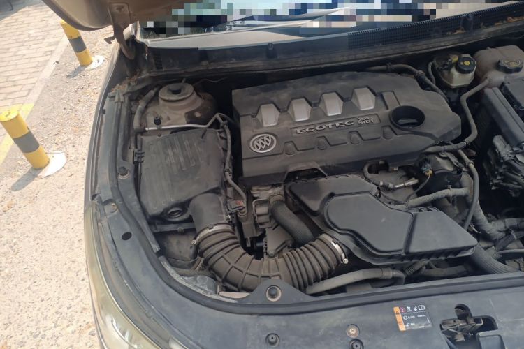 Used Buick LaCrosse 2012 2.4L SIDI Elegant Edition Engine Bay Right