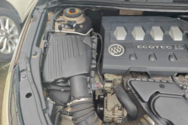 Used Buick LaCrosse 2012 2.4L SIDI Luxury Edition Engine Bay Right