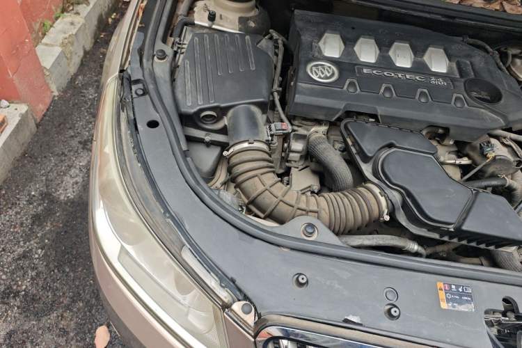 Used Buick LaCrosse 2012 2.4L SIDI Elegant Edition Engine Bay Right