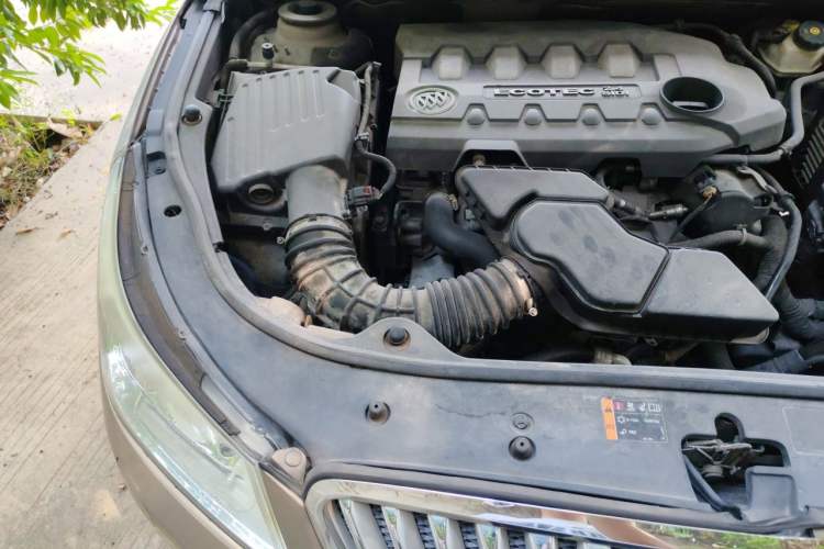 Used Buick LaCrosse 2012 2.4L SIDI Elegant Edition Engine Bay Right