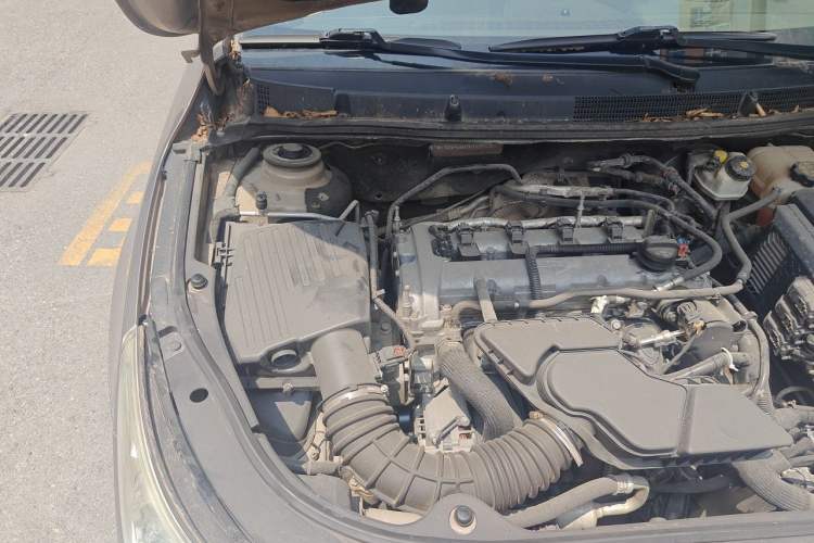 Used Buick LaCrosse 2012 2.4L SIDI Elegant Edition Engine Bay Right