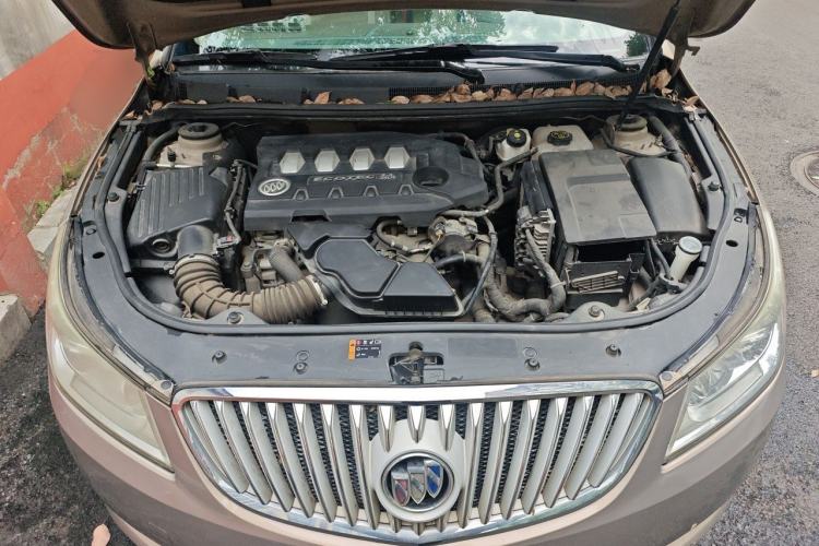 Used Buick LaCrosse 2012 2.4L SIDI Elegant Edition Engine Bay