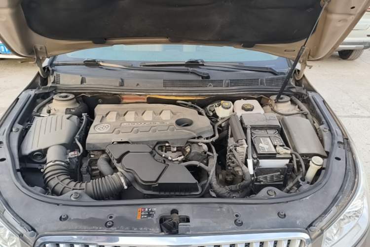 Used Buick LaCrosse 2012 2.4L SIDI Elegant Edition Engine Bay