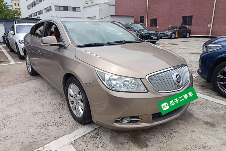 Used Buick LaCrosse 2012 2.4L SIDI Comfort Edition Front Right 45 Deg