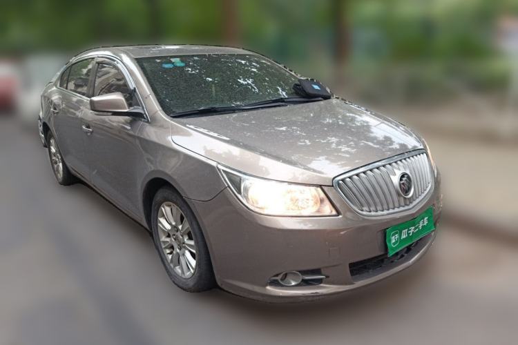 Used Buick LaCrosse 2012 2.4L SIDI Elegant Edition Front Right 45 Deg