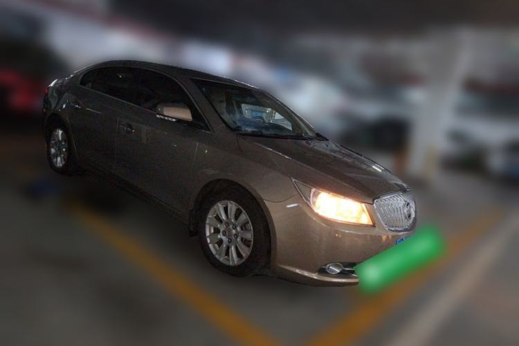 Used Buick LaCrosse 2012 2.4L SIDI Elegant Edition Front Right 45 Deg