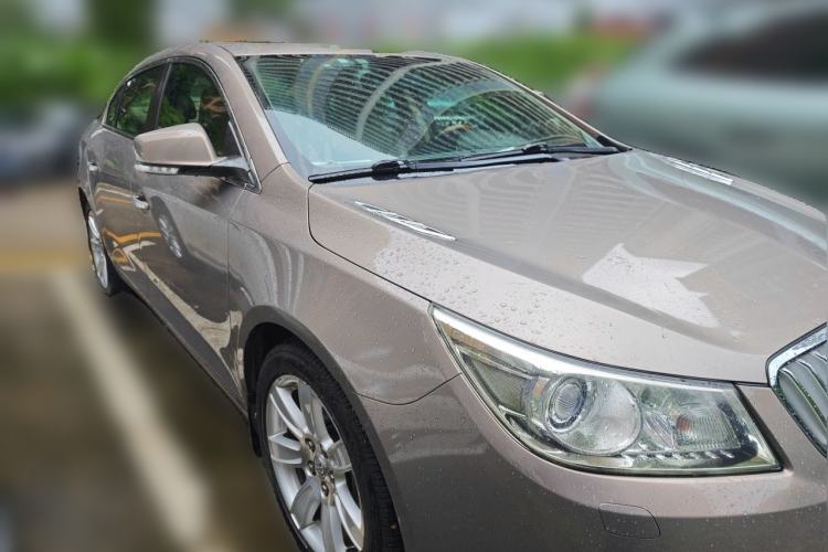 Used Buick LaCrosse 2012 2.4L SIDI Luxury Edition Front Right 45 Deg