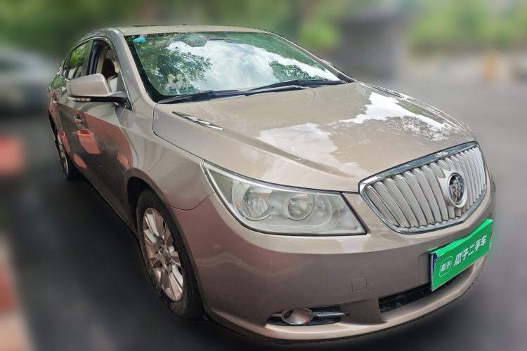 Used Buick LaCrosse 2012 2.4L SIDI Elegant Edition Front Right 45 Deg