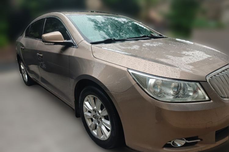 Used Buick LaCrosse 2012 2.4L SIDI Elegant Edition Front Right 45 Deg