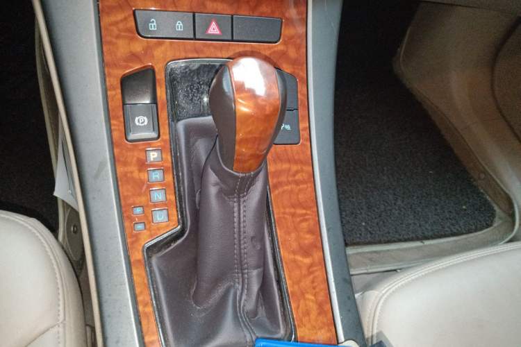Used Buick LaCrosse 2012 2.4L SIDI Elegant Edition Gear Lever