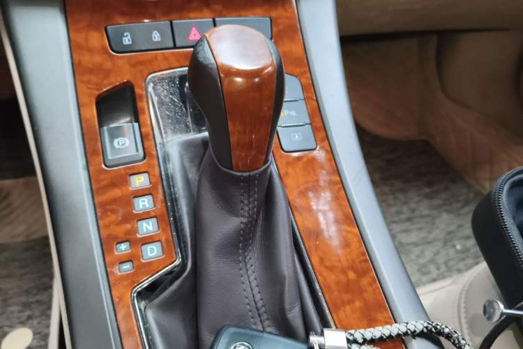 Used Buick LaCrosse 2012 2.4L SIDI Luxury Edition Gear Lever