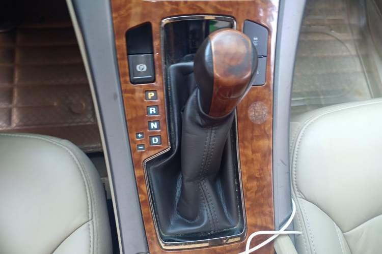 Used Buick LaCrosse 2012 2.4L SIDI Elegant Edition Gear Lever