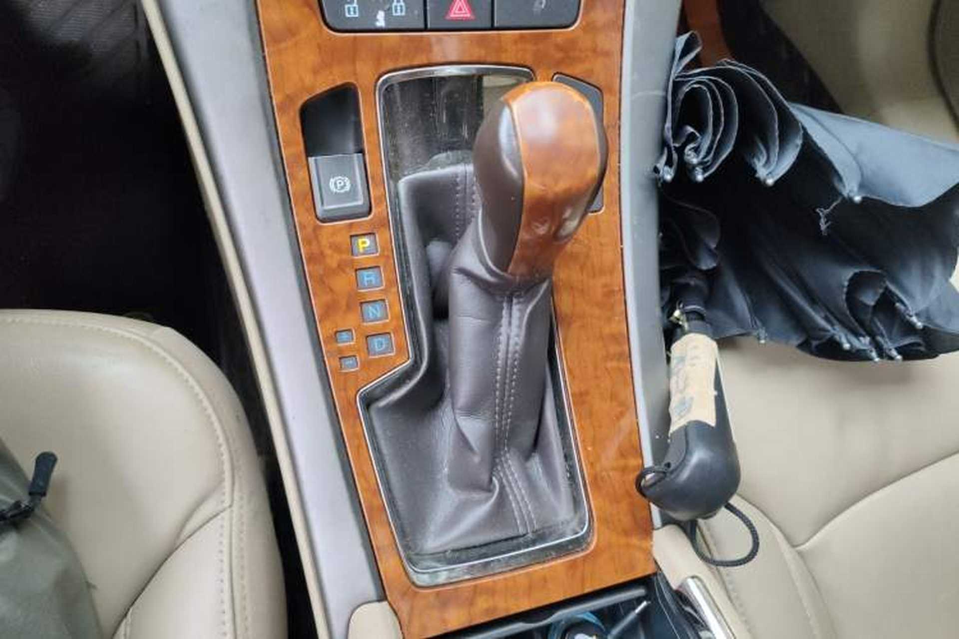 Used Buick LaCrosse 2012 2.4L SIDI Elegant Edition Gear Lever