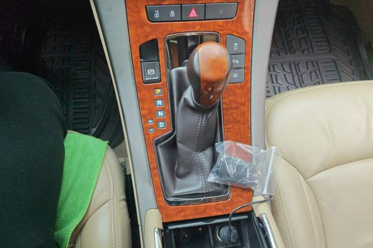 Used Buick LaCrosse 2012 2.4L SIDI Luxury Edition Gear Lever