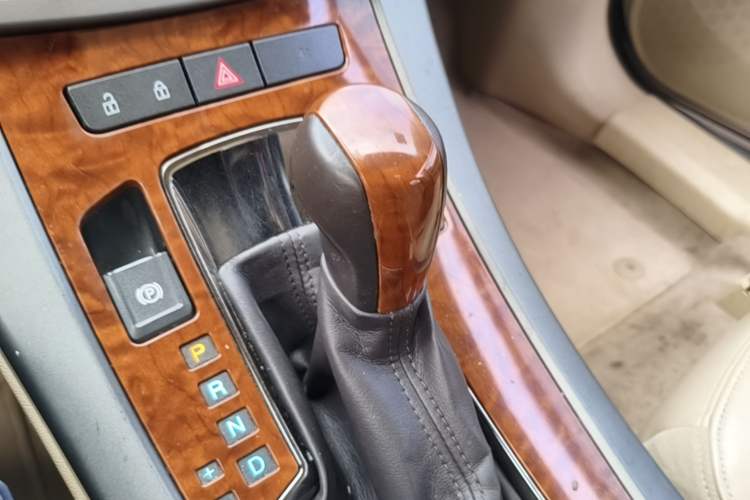 Used Buick LaCrosse 2012 2.4L SIDI Elegant Edition Gear Lever