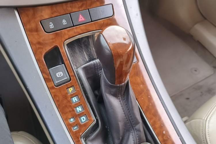 Used Buick LaCrosse 2012 2.4L SIDI Elegant Edition Gear Lever