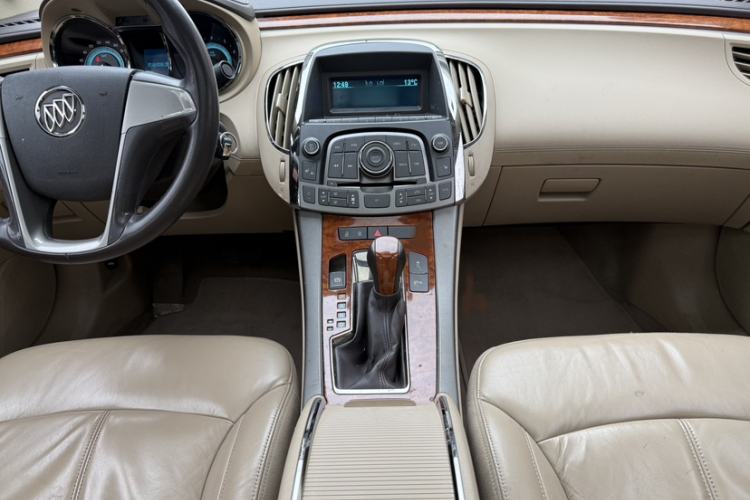 Used Buick LaCrosse 2012 2.4L SIDI Elegant Edition Interior 5