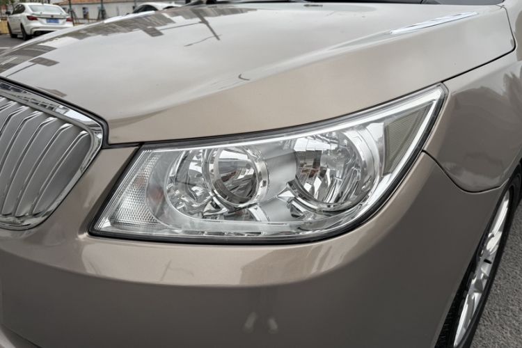 Used Buick LaCrosse 2012 2.4L SIDI Elegant Edition Left Front Headlight