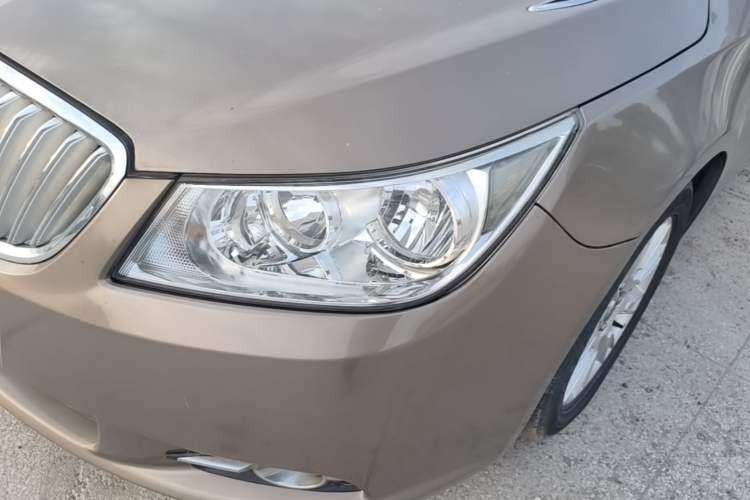 Used Buick LaCrosse 2012 2.4L SIDI Elegant Edition Left Front Headlight