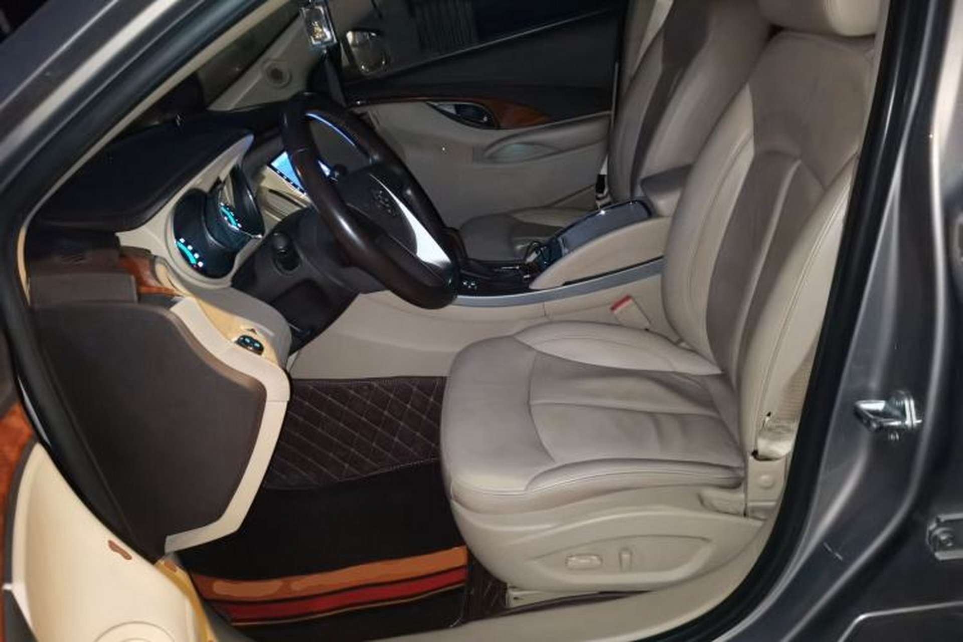 Used Buick LaCrosse 2012 2.4L SIDI Elegant Edition Left Front Seat