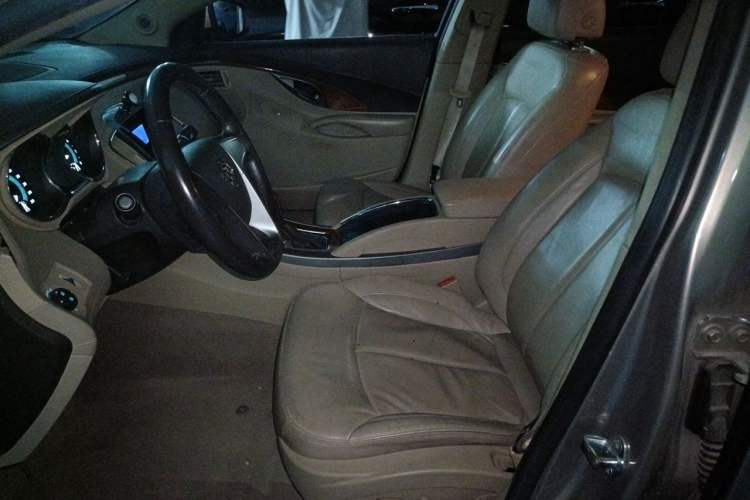 Used Buick LaCrosse 2012 2.4L SIDI Elegant Edition Left Front Seat