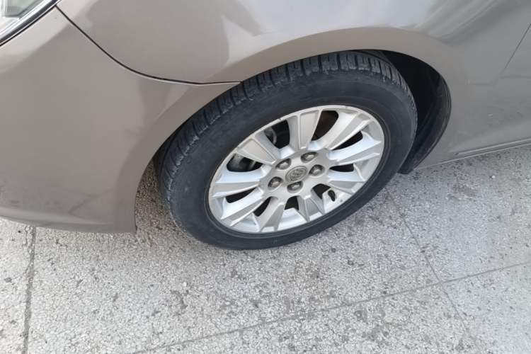 Used Buick LaCrosse 2012 2.4L SIDI Elegant Edition Left Front Wheel Hub