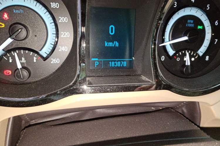 Used Buick LaCrosse 2012 2.4L SIDI Elegant Edition Odometer Close Up
