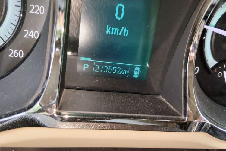 Used Buick LaCrosse 2012 2.4L SIDI Elegant Edition Odometer Close Up