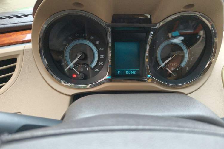 Used Buick LaCrosse 2012 2.4L SIDI Elegant Edition Odometer Close Up