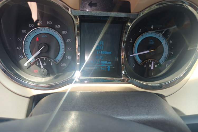 Used Buick LaCrosse 2012 2.4L SIDI Elegant Edition Odometer Close Up