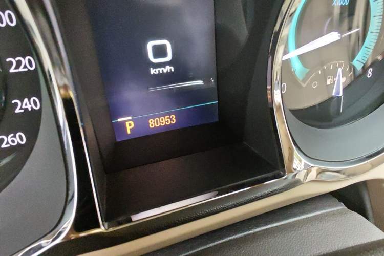 Used Buick LaCrosse 2012 2.4L SIDI Luxury Edition Odometer Close Up