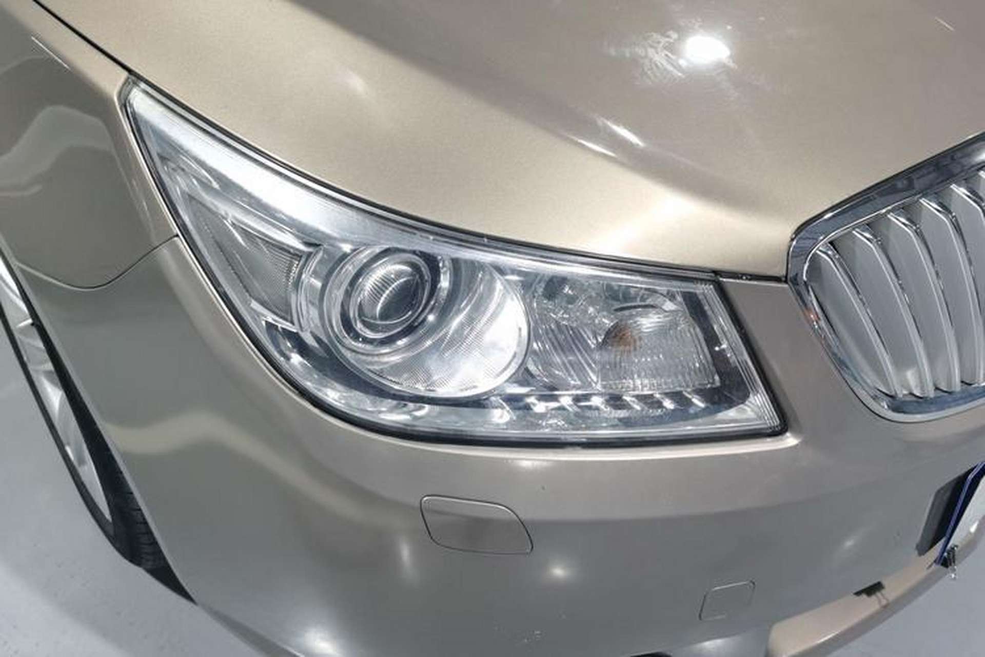 Used Buick LaCrosse 2012 2.4L SIDI Luxury Edition Right Front Headlight