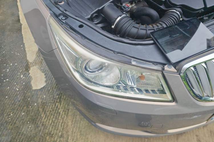Used Buick LaCrosse 2012 2.4L SIDI Luxury Edition Right Front Headlight