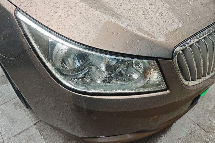 Used Buick LaCrosse 2012 2.4L SIDI Elegant Edition Right Front Headlight