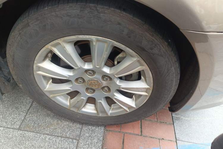 Used Buick LaCrosse 2012 2.4L SIDI Haoya Edition Right Front Wheel Hub