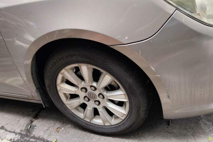 Used Buick LaCrosse 2012 2.4L SIDI Elegant Edition Right Front Wheel Hub