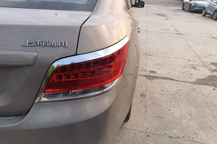 Used Buick LaCrosse 2012 2.4L SIDI Elegant Edition Right Rear Taillight